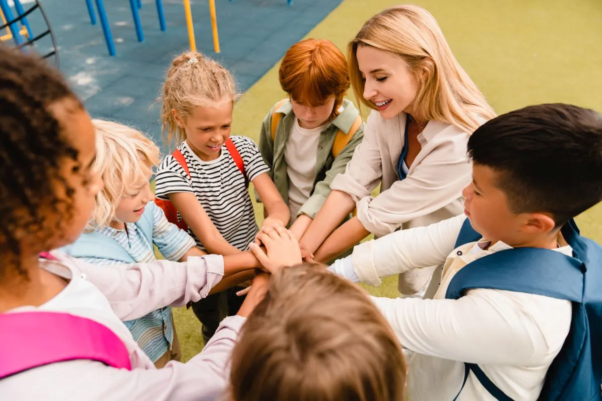 classroom cooperating with supply teacher