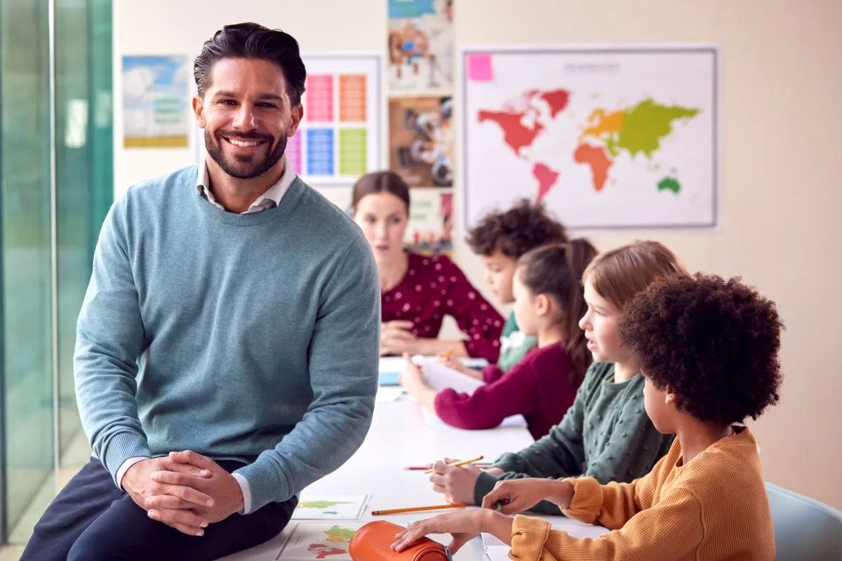 supply teacher in uk classroom